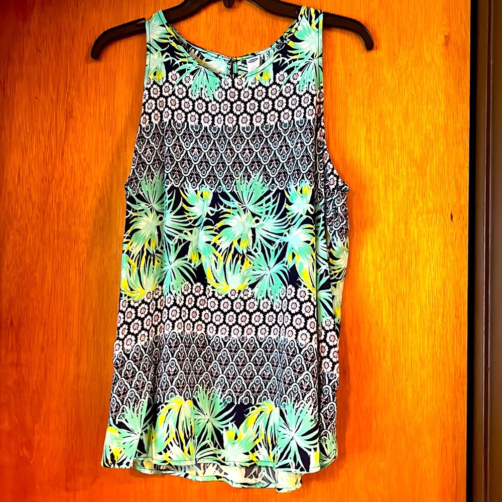 Old Navy sleeveless tank top size Large